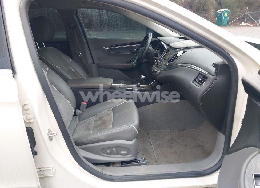 Photo 5 of 2014 Chevrolet Impala 2LT (VIN 1G1125S38EU140843)