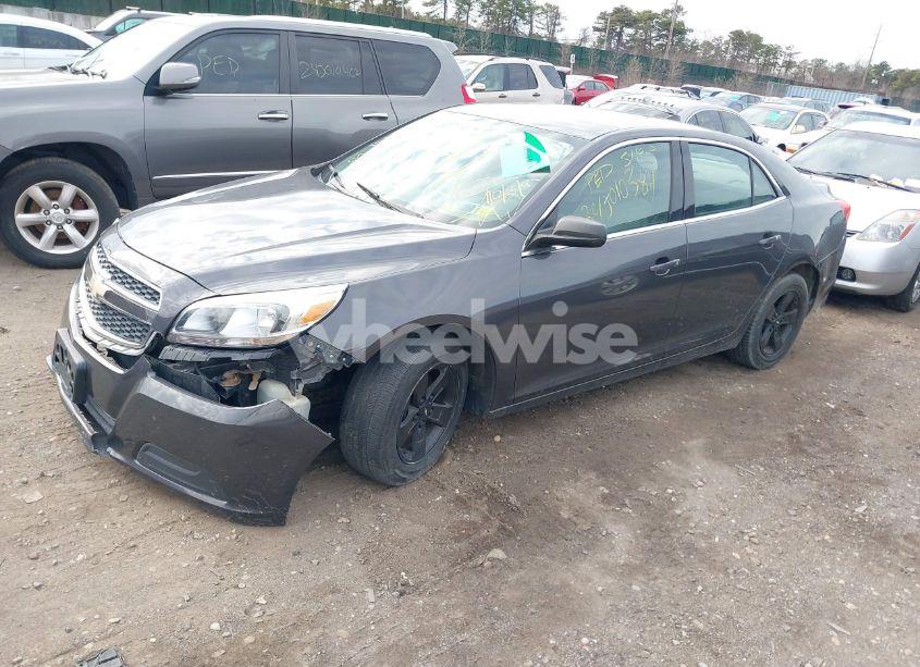 Photo 2 of 2013 Chevrolet Malibu 1LS (VIN 1G11B5SA1DF137977)