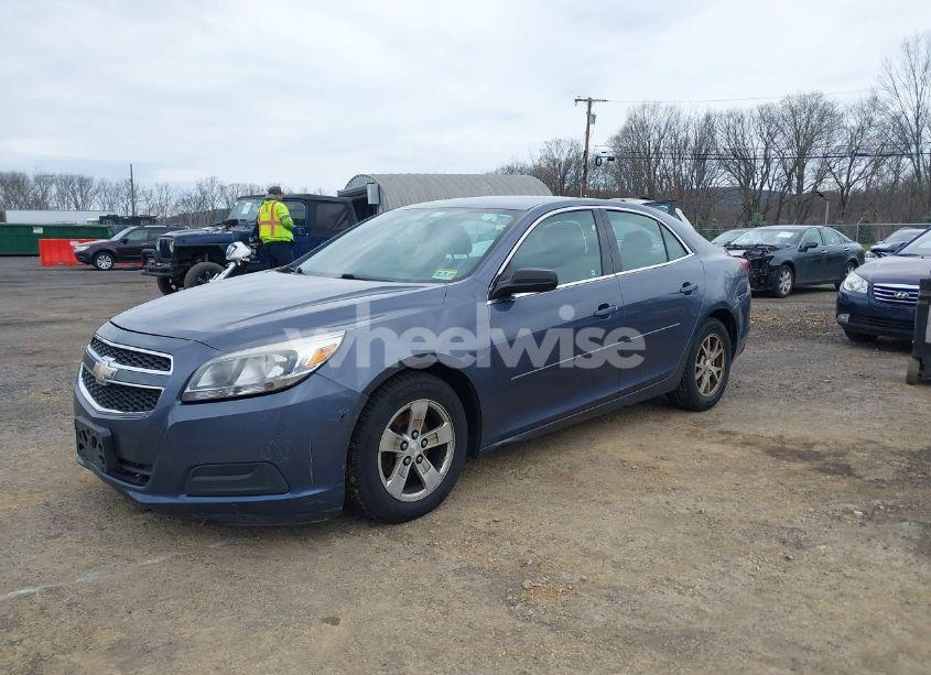 Photo 2 of 2013 Chevrolet Malibu 1LS (VIN 1G11B5SA2DF156330)