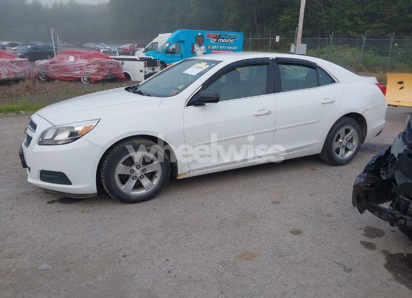 Photo 2 of 2013 Chevrolet Malibu 1LS (VIN 1G11B5SAXDF173960)