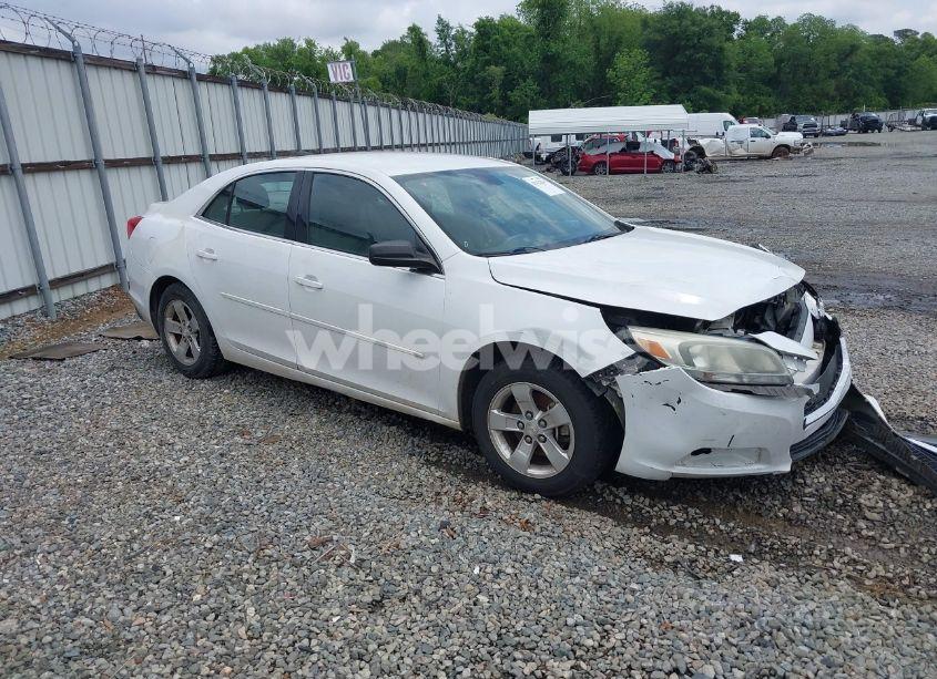 2015 Chevrolet Malibu LS (VIN 1G11B5SL0FF155844) main photo