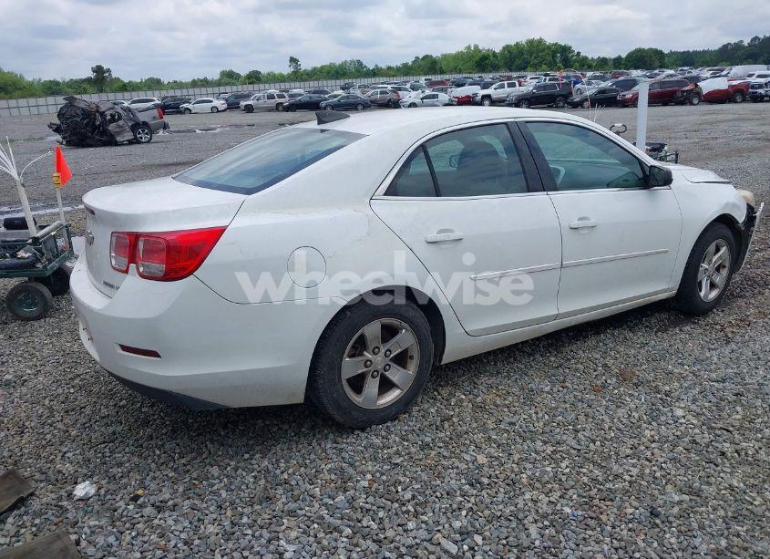 Photo 4 of 2015 Chevrolet Malibu LS (VIN 1G11B5SL0FF155844)