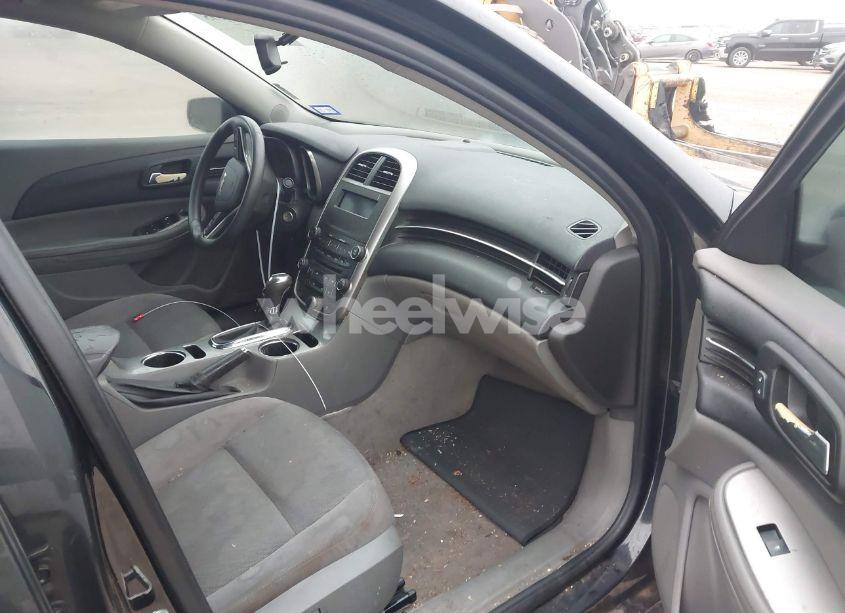 Photo 5 of 2015 Chevrolet Malibu LS (VIN 1G11B5SL0FF190576)