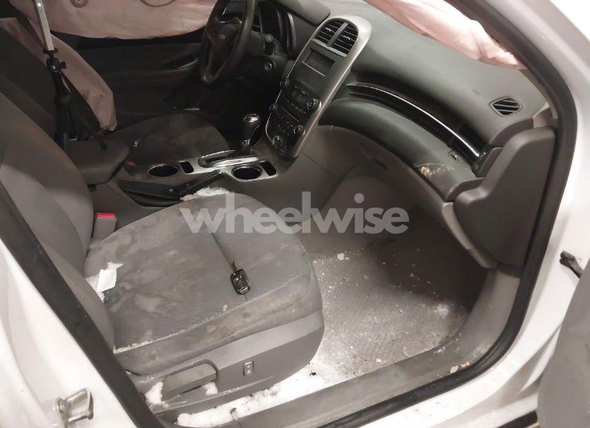 Photo 5 of 2015 Chevrolet Malibu LS (VIN 1G11B5SL0FU153233)