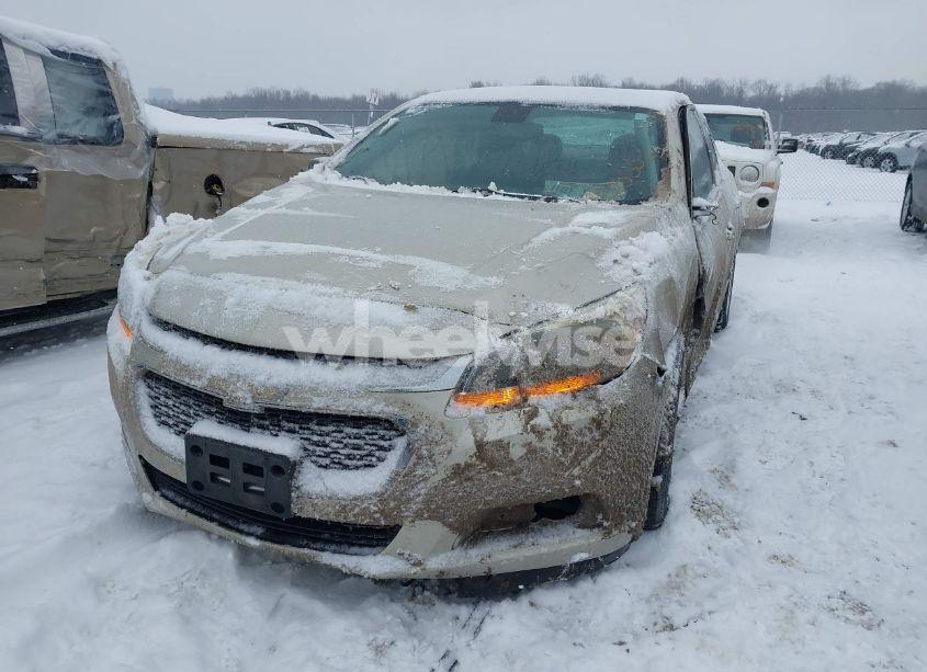 Photo 2 of 2014 Chevrolet Malibu 1LS (VIN 1G11B5SL1EF300856)