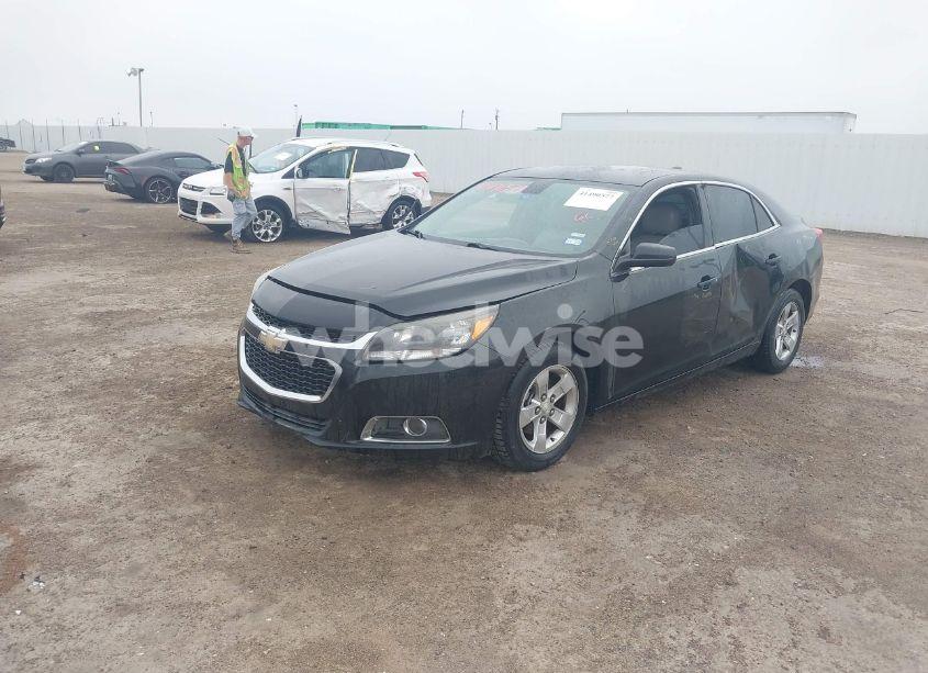 Photo 2 of 2015 Chevrolet Malibu LS (VIN 1G11B5SL1FF101467)