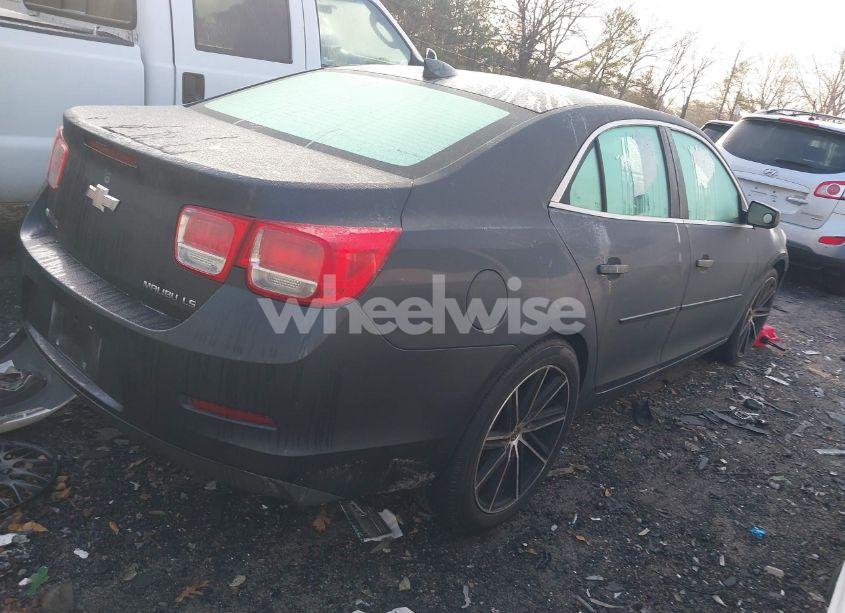 Photo 4 of 2015 Chevrolet Malibu LS (VIN 1G11B5SL1FF209233)