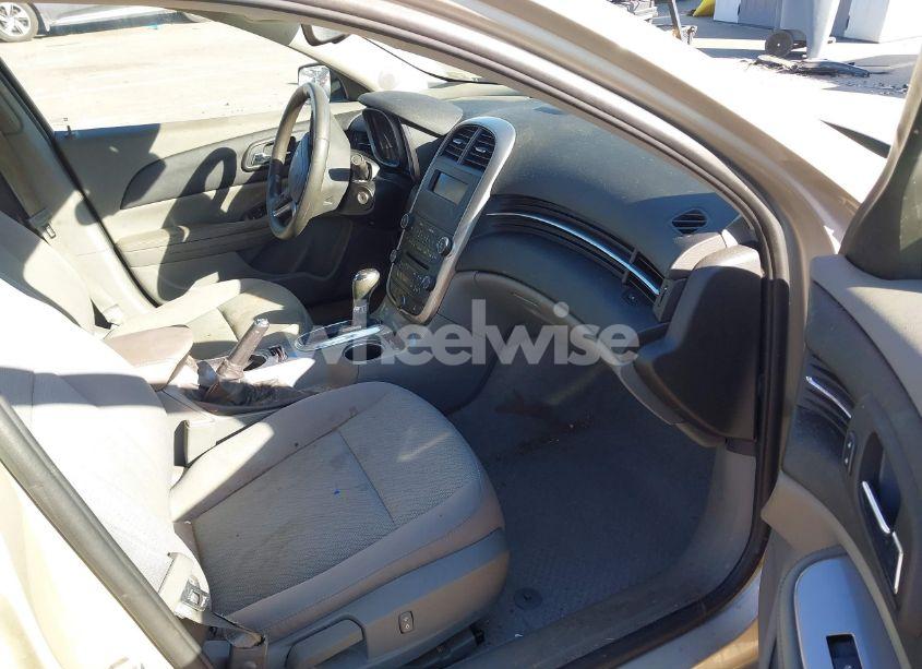 Photo 5 of 2015 Chevrolet Malibu LS (VIN 1G11B5SL2FF120612)