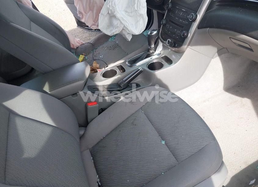 Photo 5 of 2015 Chevrolet Malibu LS (VIN 1G11B5SL2FF222332)