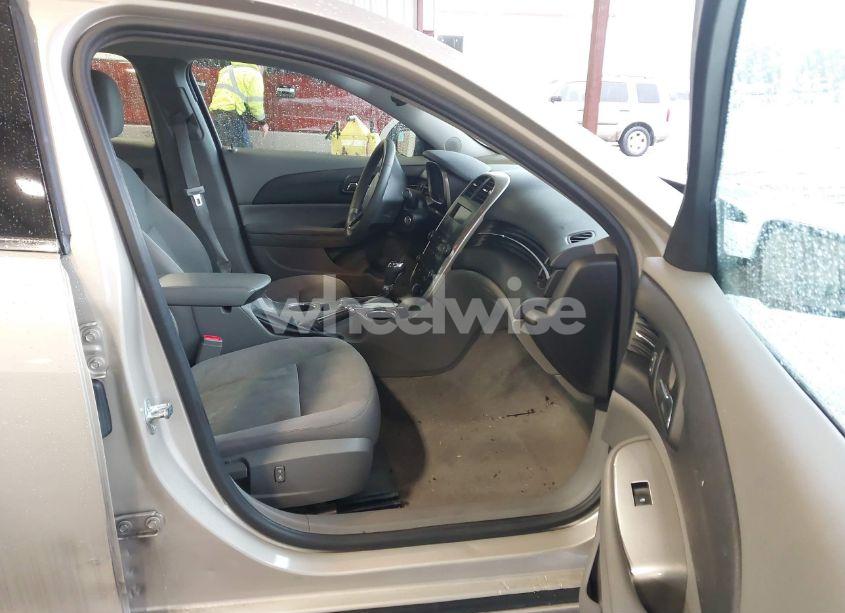 Photo 5 of 2015 Chevrolet Malibu LS (VIN 1G11B5SL2FF234349)