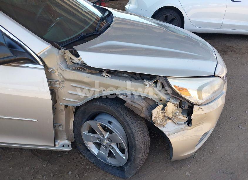 Photo 6 of 2015 Chevrolet Malibu LS (VIN 1G11B5SL2FF351624)