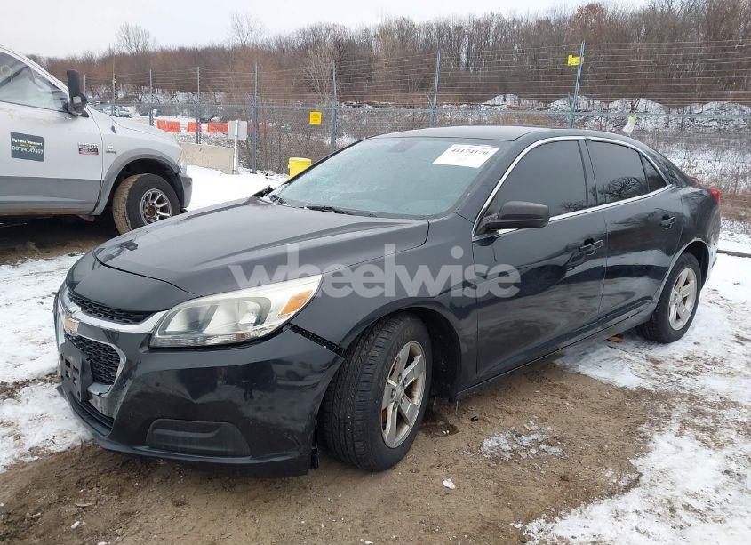 Photo 2 of 2015 Chevrolet Malibu LS (VIN 1G11B5SL3FF108033)