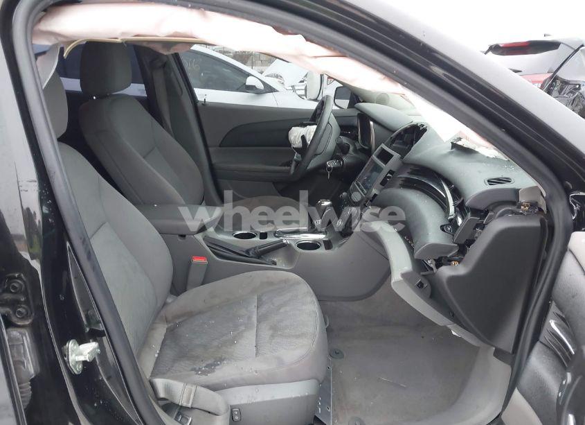 Photo 5 of 2015 Chevrolet Malibu LS (VIN 1G11B5SL3FF108033)