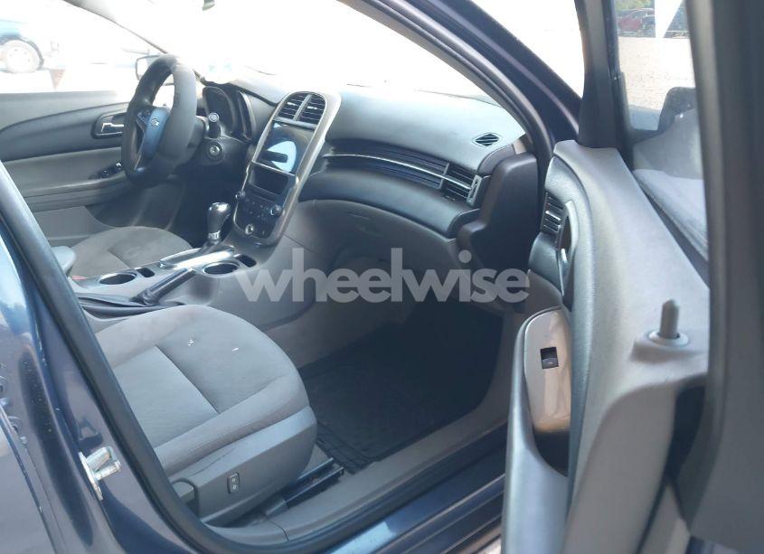 Photo 5 of 2015 Chevrolet Malibu LS (VIN 1G11B5SL3FF118058)