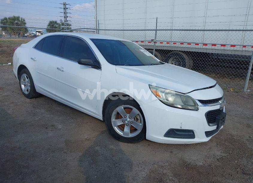 2015 Chevrolet Malibu LS (VIN 1G11B5SL3FF181144) main photo