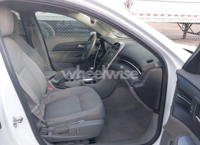 Photo 5 of 2015 Chevrolet Malibu LS (VIN 1G11B5SL3FF181144)