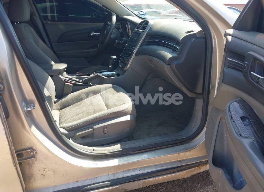 Photo 5 of 2015 Chevrolet Malibu LS (VIN 1G11B5SL3FF338722)