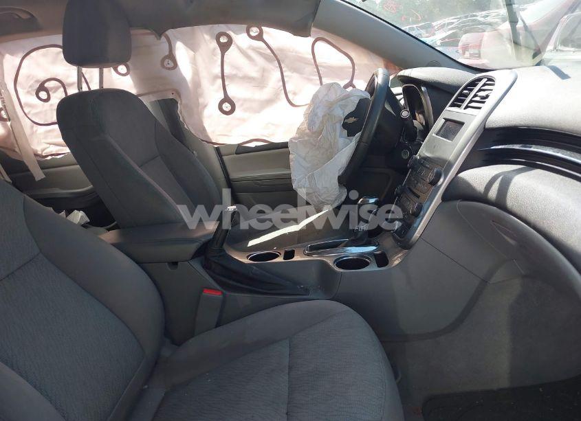 Photo 5 of 2015 Chevrolet Malibu LS (VIN 1G11B5SL4FF112589)