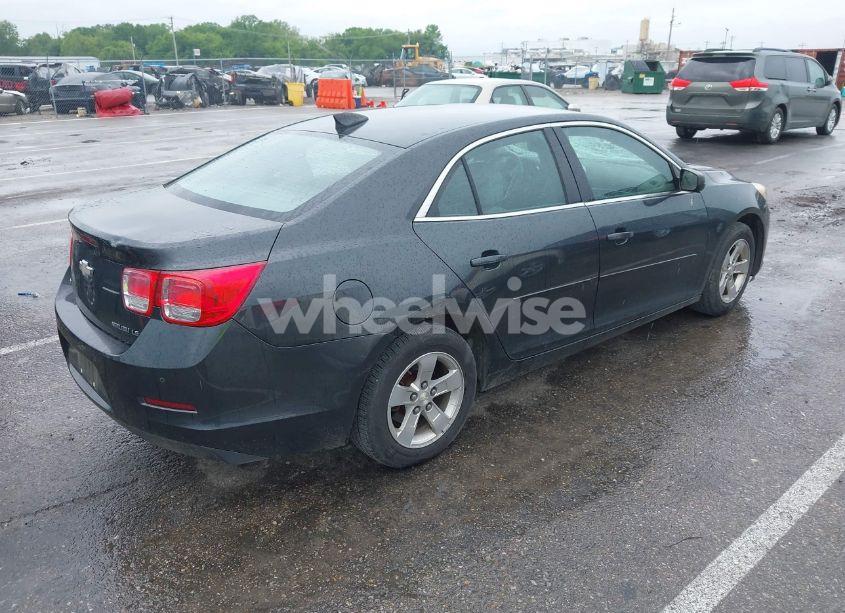 Photo 4 of 2015 Chevrolet Malibu LS (VIN 1G11B5SL4FF143485)