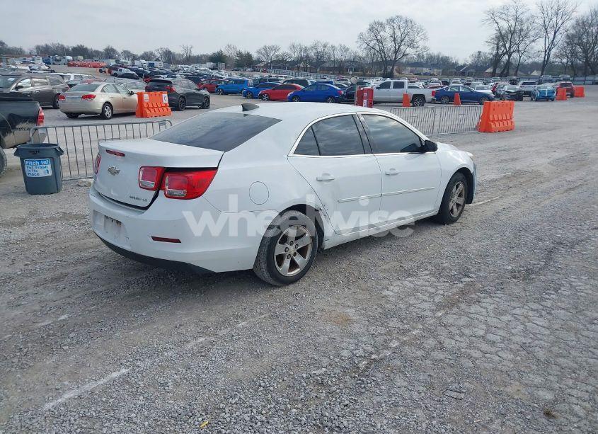 Photo 4 of 2015 Chevrolet Malibu LS (VIN 1G11B5SL4FF200462)