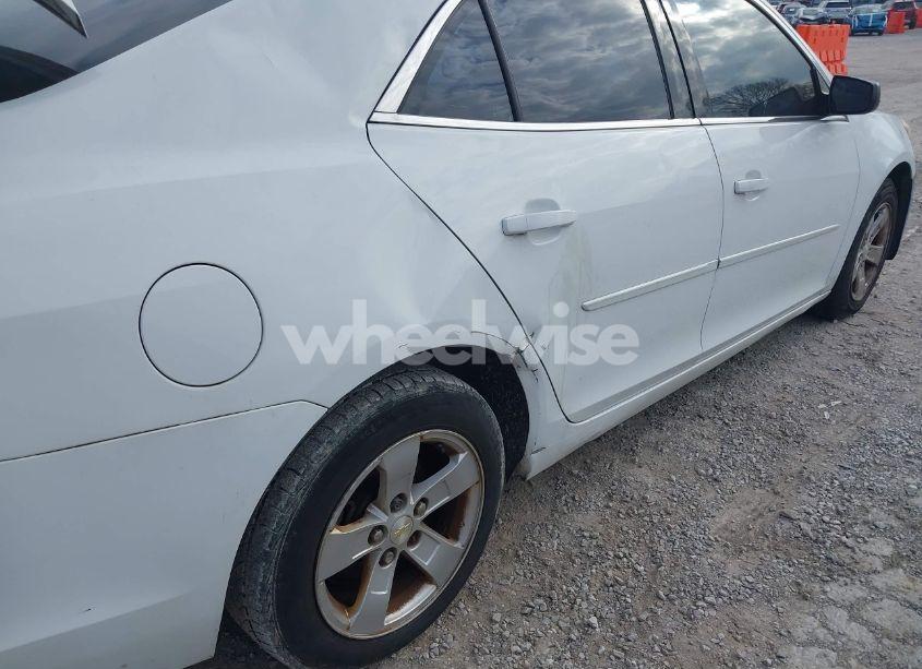 Photo 6 of 2015 Chevrolet Malibu LS (VIN 1G11B5SL4FF200462)