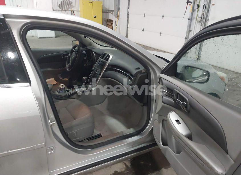 Photo 5 of 2015 Chevrolet Malibu LS (VIN 1G11B5SL4FF217391)