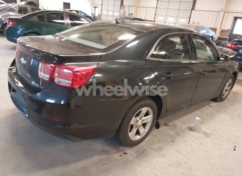 Photo 4 of 2015 Chevrolet Malibu LS (VIN 1G11B5SL4FF305325)