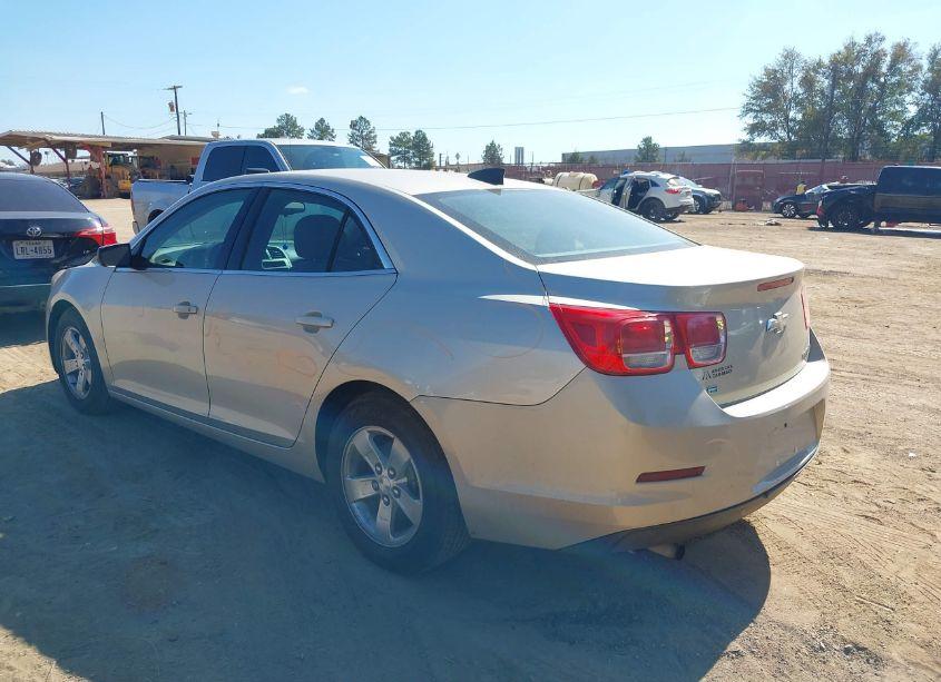 Photo 3 of 2015 Chevrolet Malibu LS (VIN 1G11B5SL4FF353259)