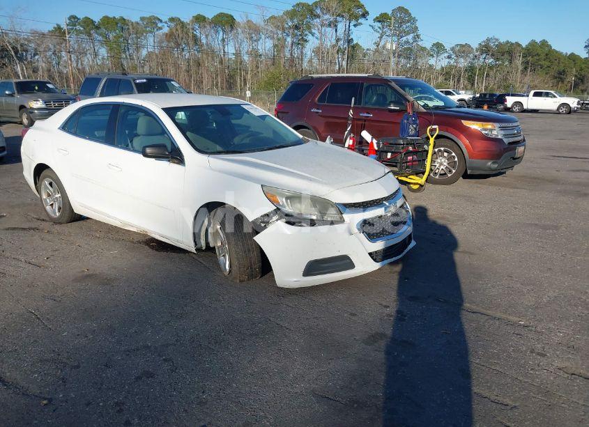2015 Chevrolet Malibu LS (VIN 1G11B5SL5FF100760) main photo