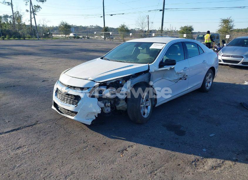 Photo 2 of 2015 Chevrolet Malibu LS (VIN 1G11B5SL5FF100760)