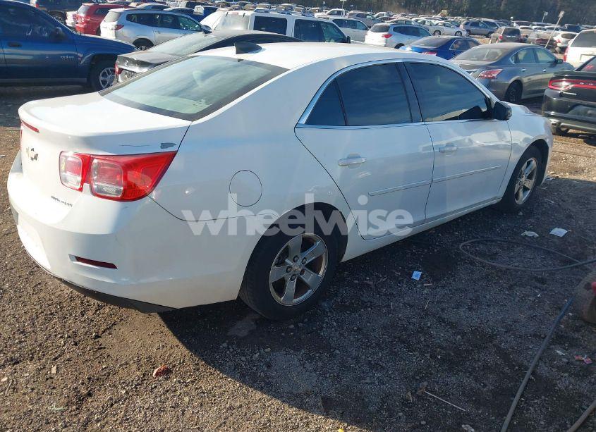 Photo 4 of 2015 Chevrolet Malibu LS (VIN 1G11B5SL5FF105876)