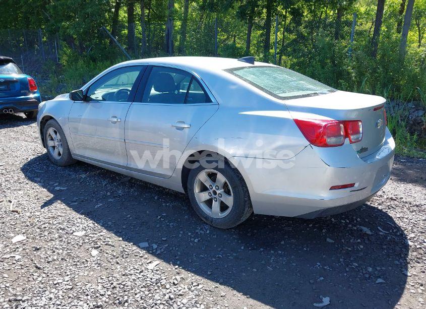 Photo 3 of 2015 Chevrolet Malibu LS (VIN 1G11B5SL5FF140935)