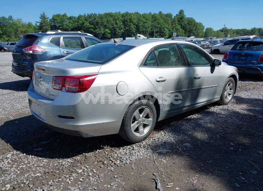Photo 4 of 2015 Chevrolet Malibu LS (VIN 1G11B5SL5FF140935)