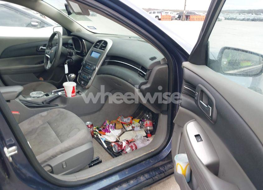 Photo 5 of 2015 Chevrolet Malibu LS (VIN 1G11B5SL5FF212359)