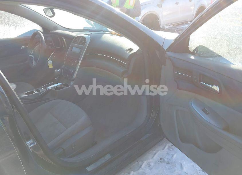 Photo 5 of 2015 Chevrolet Malibu LS (VIN 1G11B5SL5FF236581)