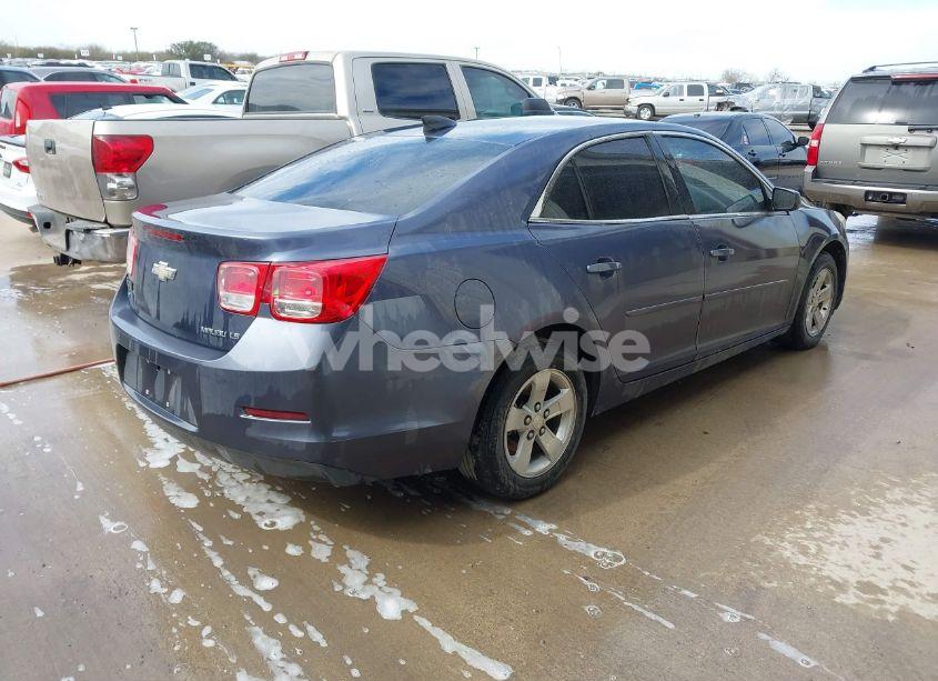 Photo 4 of 2015 Chevrolet Malibu LS (VIN 1G11B5SL5FF255700)