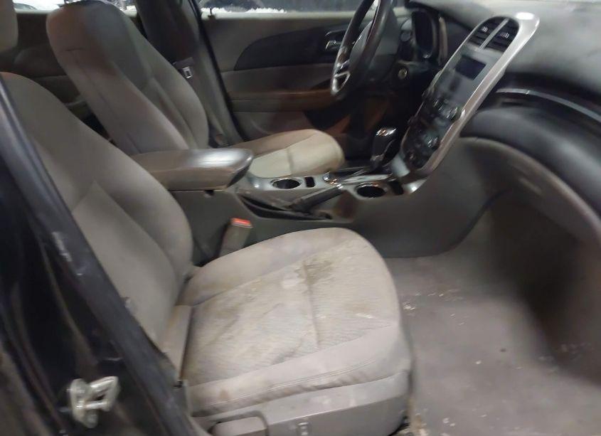 Photo 5 of 2015 Chevrolet Malibu LS (VIN 1G11B5SL5FF267457)