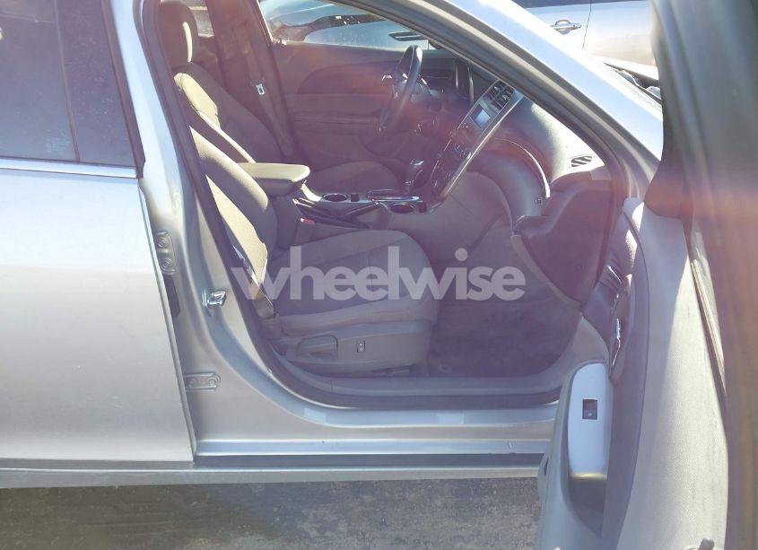 Photo 5 of 2015 Chevrolet Malibu LS (VIN 1G11B5SL5FF317449)