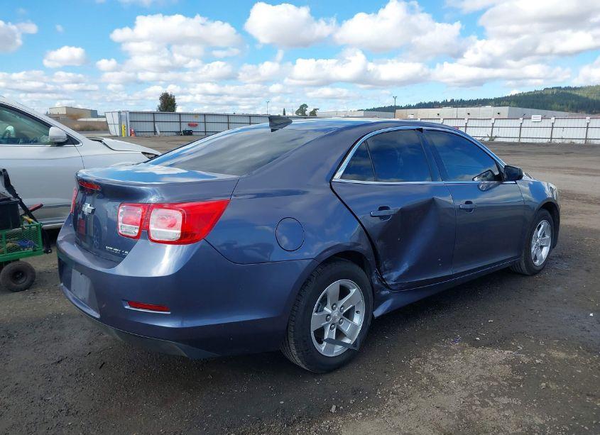 Photo 4 of 2015 Chevrolet Malibu LS (VIN 1G11B5SL6FF135517)