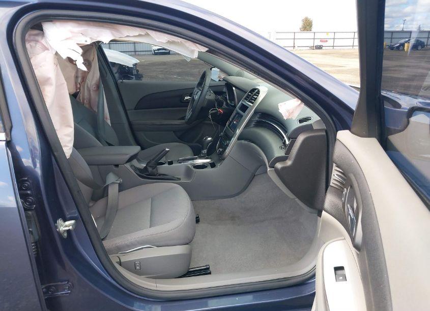 Photo 5 of 2015 Chevrolet Malibu LS (VIN 1G11B5SL6FF135517)
