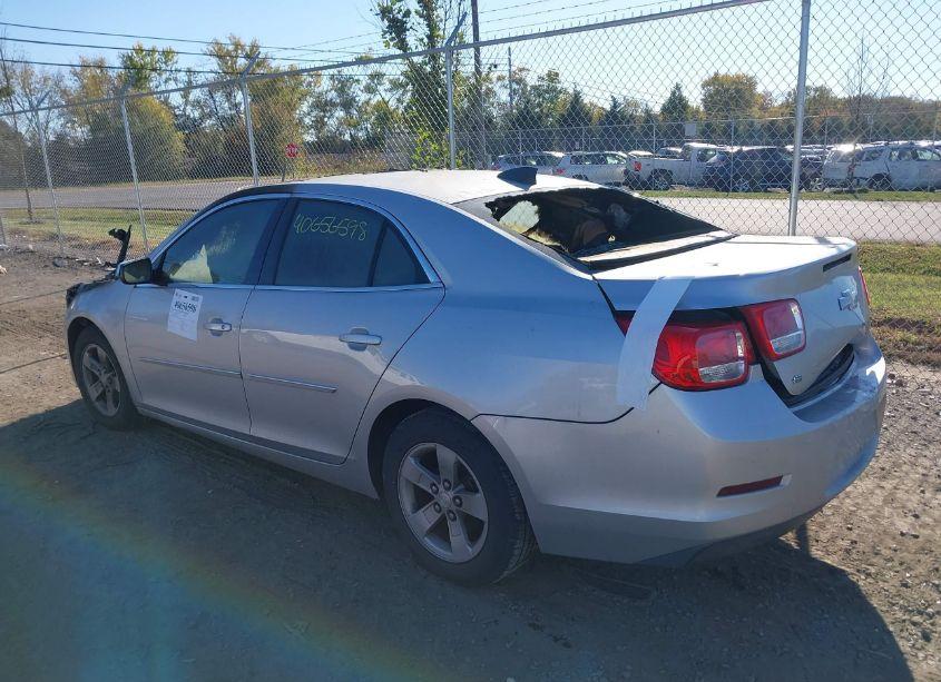 Photo 3 of 2015 Chevrolet Malibu LS (VIN 1G11B5SL6FF140636)