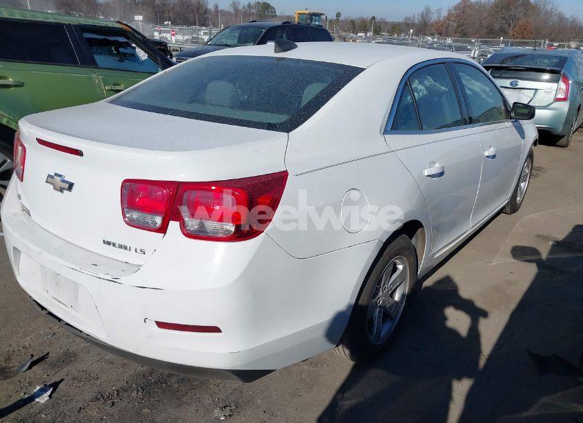 Photo 4 of 2015 Chevrolet Malibu LS (VIN 1G11B5SL6FF152270)