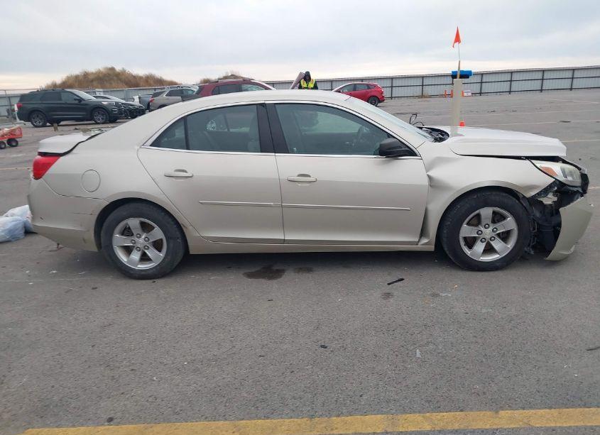 Photo 13 of 2015 Chevrolet Malibu LS (VIN 1G11B5SL6FF167304)