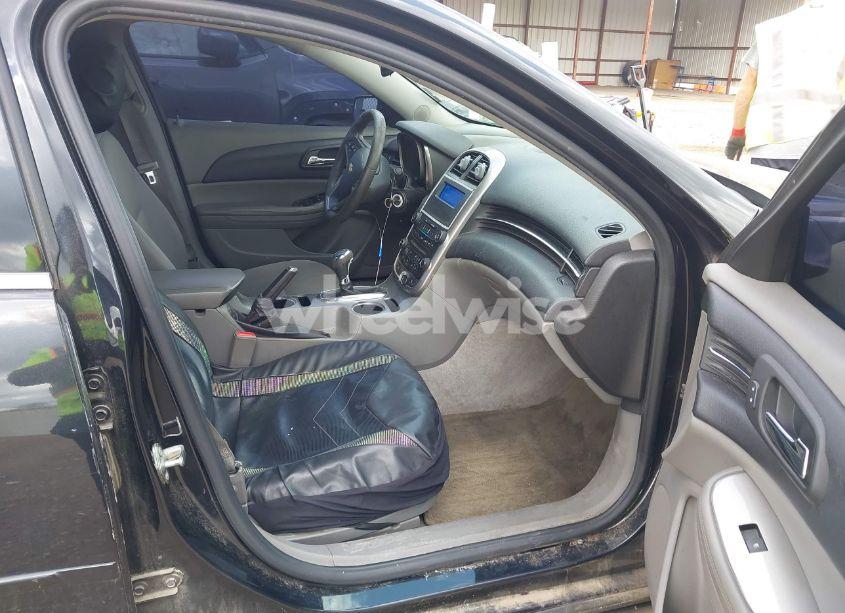 Photo 5 of 2015 Chevrolet Malibu LS (VIN 1G11B5SL6FF220776)