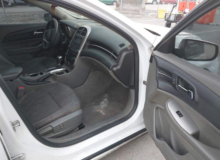 Photo 5 of 2015 Chevrolet Malibu LS (VIN 1G11B5SL6FU152281)
