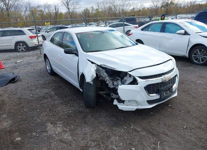 2015 Chevrolet Malibu LS (VIN 1G11B5SL7FF108293) main photo