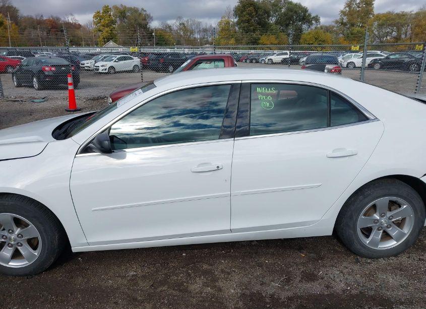 Photo 14 of 2015 Chevrolet Malibu LS (VIN 1G11B5SL7FF108293)