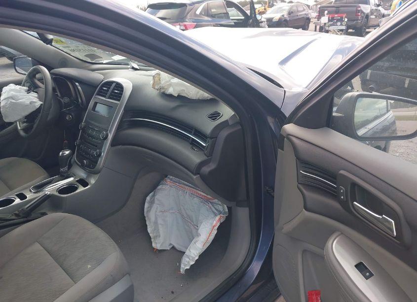 Photo 5 of 2015 Chevrolet Malibu LS (VIN 1G11B5SL7FF275978)