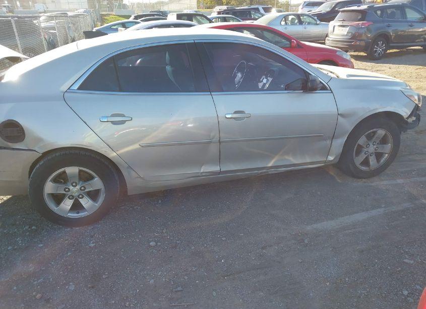 Photo 13 of 2015 Chevrolet Malibu LS (VIN 1G11B5SL7FF310650)