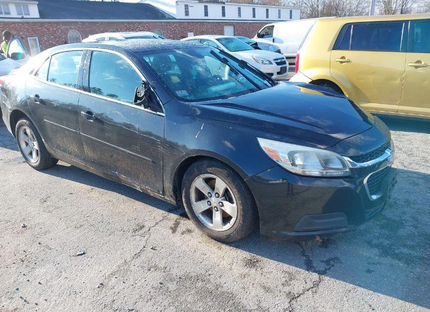2015 Chevrolet Malibu LS (VIN 1G11B5SL8FF105807) main photo